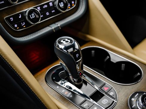 Used 2023 Bentley Bentayga Extended Wheelbase AWD/4WD image 54