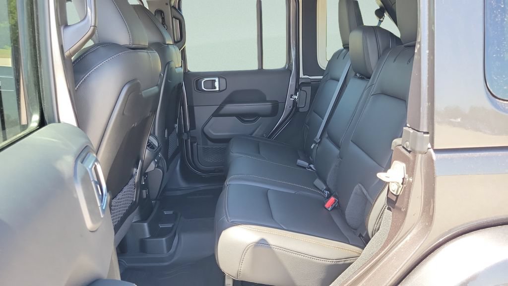 New 2026 Jeep Wrangler Unlimited Sahara AWD/4WD image 10