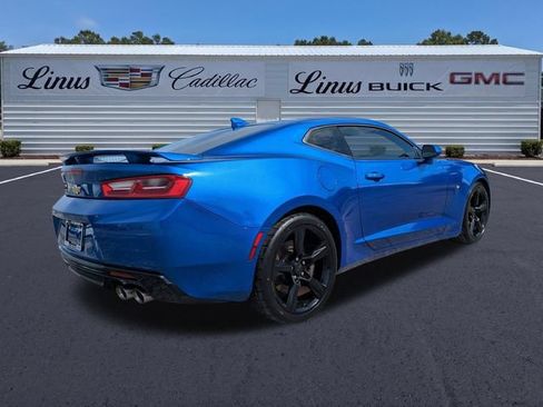 Used 2018 Chevrolet Camaro SS RWD image 4