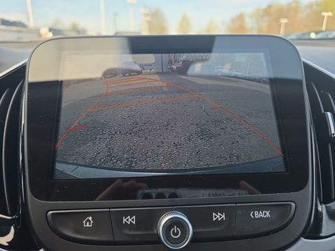 Used 2017 Chevrolet Volt LT w/ Comfort Package image 34