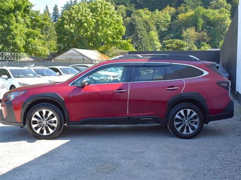 Used 2024 Subaru Outback Touring AWD/4WD image 9