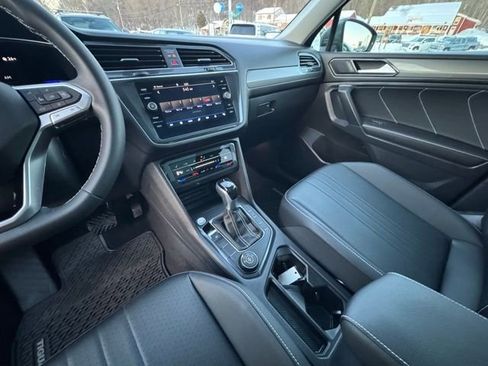 Certified 2022 Volkswagen Tiguan SE image 31