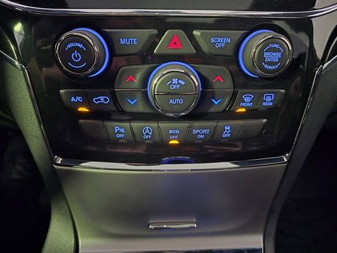 Used 2021 Jeep Grand Cherokee Trailhawk w/ Trailhawk Luxury Group image 17