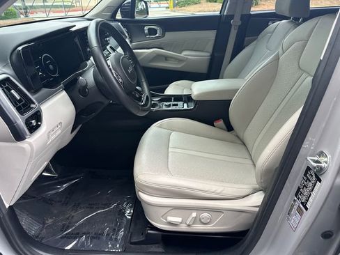 Used 2023 Kia Sorento SX FWD image 11