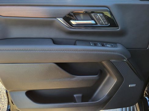 New 2026 GMC Yukon XL Denali w/ Denali Reserve Package RWD image 7