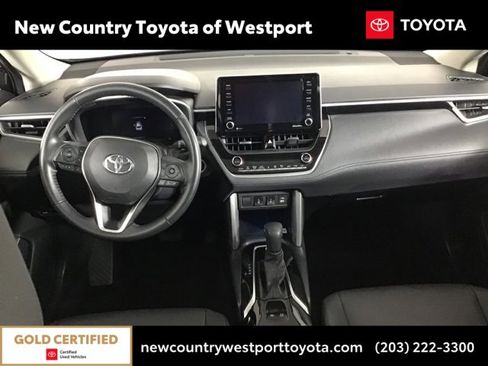 Used 2022 Toyota Corolla Cross XLE image 13