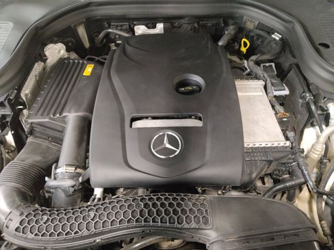 Used 2018 Mercedes-Benz GLC 300 w/ Premium Package image 30