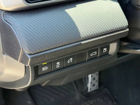 Used 2025 Toyota Camry SE w/ Convenience Package FWD image 6