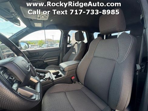 Used 2025 Toyota 4Runner SR5 AWD/4WD image 33