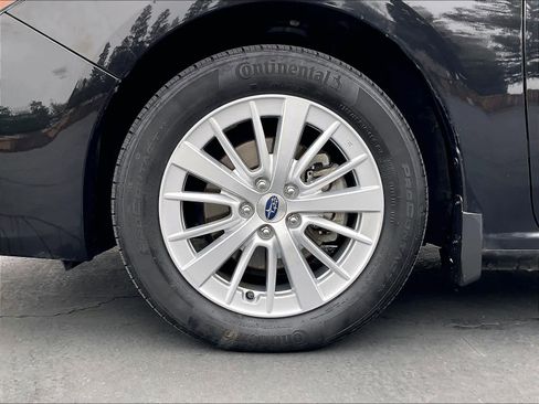 Used 2017 Subaru Impreza 2.0i Premium image 12