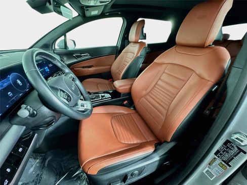 Certified 2025 Kia Sportage SX FWD image 11