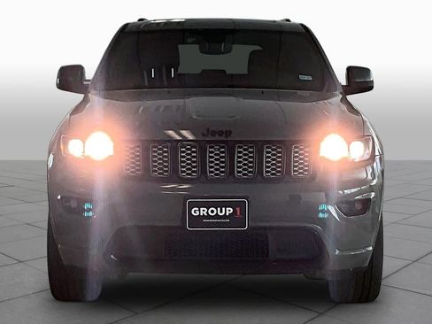 Used 2020 Jeep Grand Cherokee Altitude RWD image 3