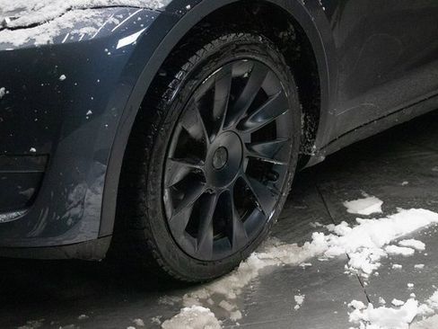 Used 2020 Tesla Model Y Long Range image 7