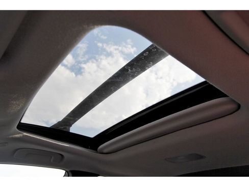 Used 2024 Toyota Corolla Cross XLE image 29