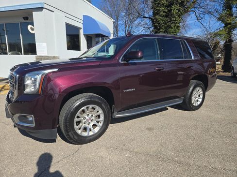 Used 2017 GMC Yukon SLT w/ Open Road Package image 1