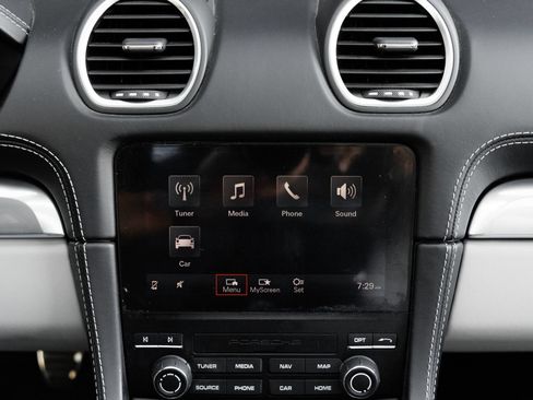 Certified 2025 Porsche 718 Boxster S RWD image 24