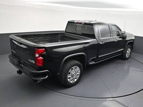 Used 2024 Chevrolet Silverado 2500 High Country w/ High Country Premium Package AWD/4WD image 13