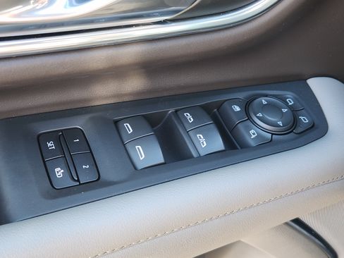 Used 2023 Chevrolet Tahoe Z71 w/ Luxury Package image 24