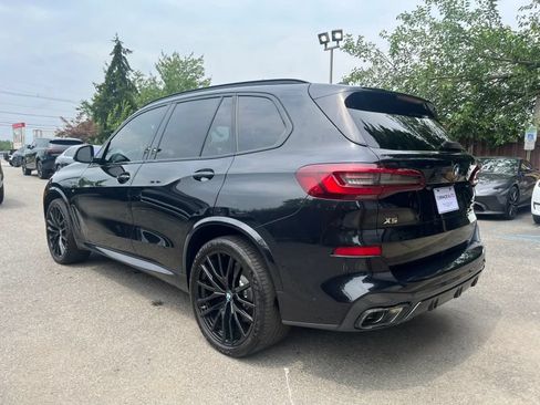 Used 2021 BMW X5 M50i AWD/4WD image 5