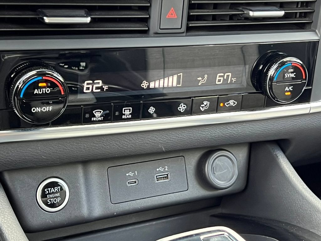 Used 2023 Nissan Rogue SV AWD/4WD image 23