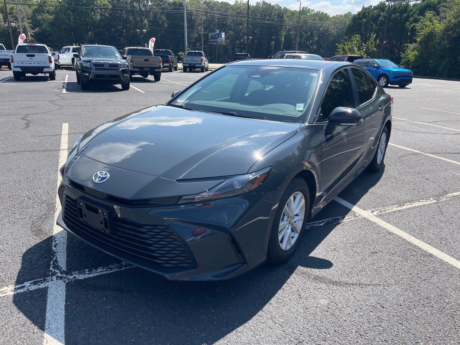 Used 2025 Toyota Camry LE FWD image 3