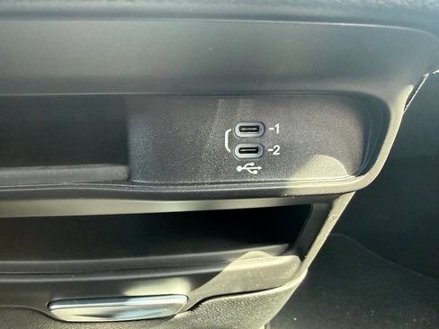 New 2027 Chrysler Pacifica Select FWD image 18