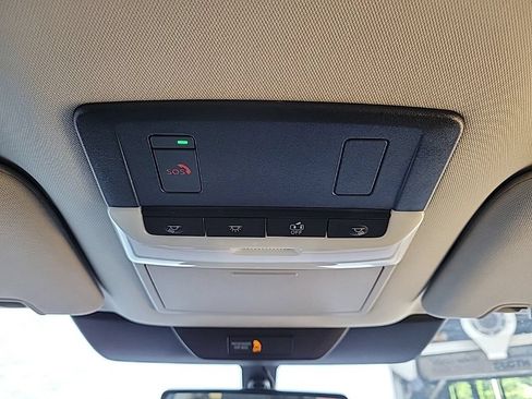 Used 2025 Nissan Pathfinder SL AWD/4WD image 32