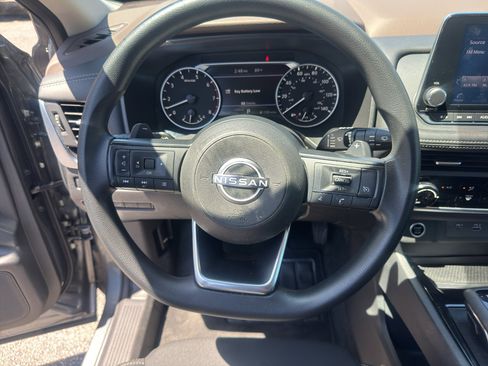 Used 2023 Nissan Rogue S FWD image 15