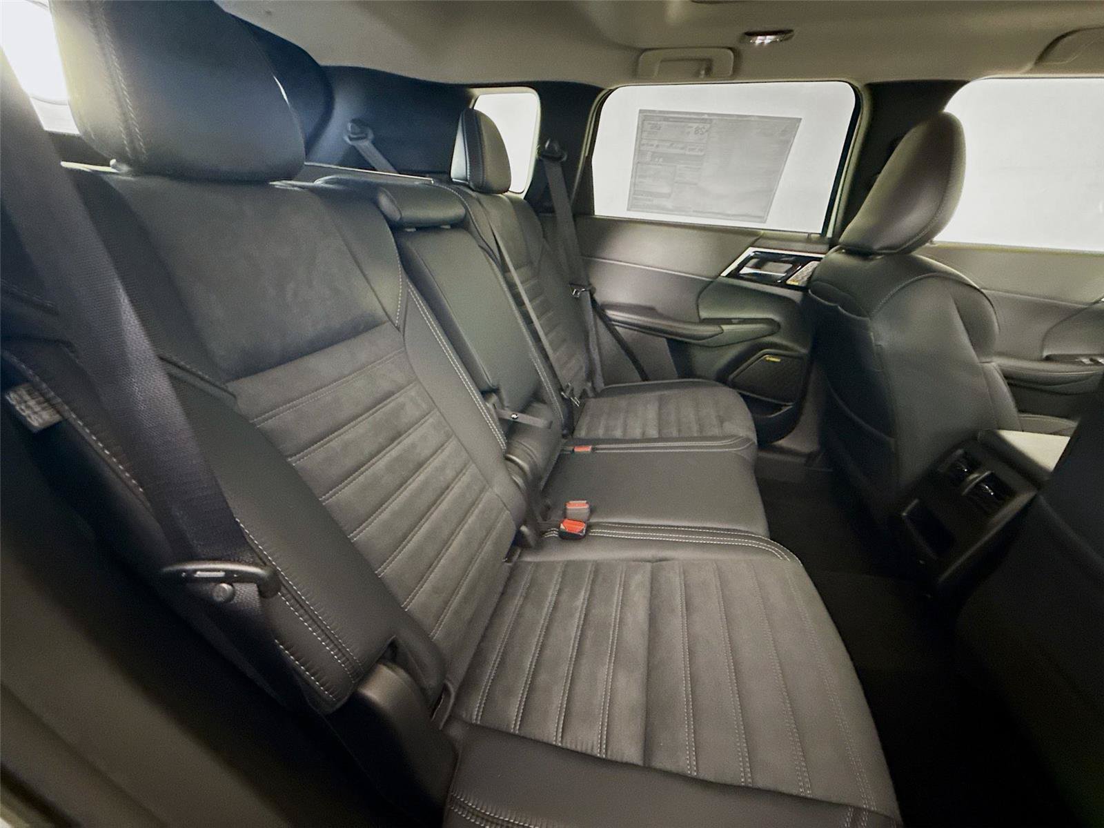 New 2026 Mitsubishi Outlander SE FWD image 19
