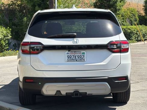 Certified 2025 Honda Pilot EX-L image 5