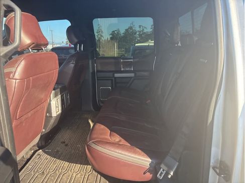 Used 2016 Ford F150 Platinum w/ Equipment Group 701A Luxury image 5