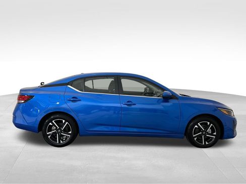 Used 2025 Nissan Sentra SV FWD image 7