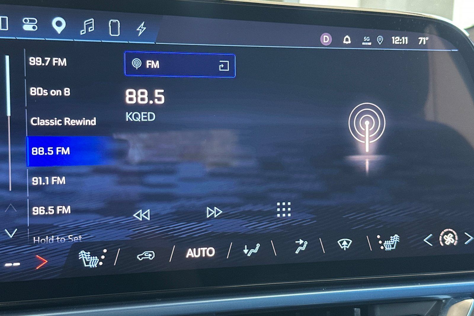 Used 2024 Chevrolet Equinox EV LT FWD image 26
