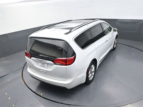 Used 2020 Chrysler Pacifica Limited image 15