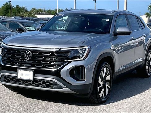 Certified 2025 Volkswagen Atlas Cross Sport SE AWD/4WD image 9