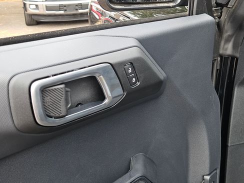 New 2025 Ford Bronco 4-Door AWD/4WD image 9