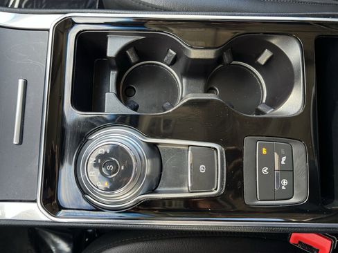 Used 2019 Ford Edge Titanium w/ Equipment Group 301A image 22