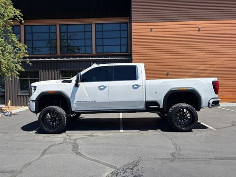 Used 2024 GMC Sierra 2500 Denali Ultimate AWD/4WD image 2