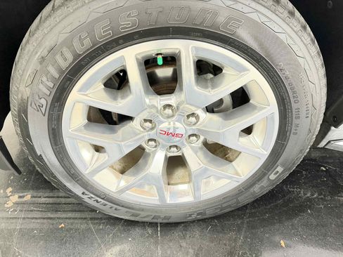 Used 2016 GMC Yukon SLT w/ HD Trailering Package image 13