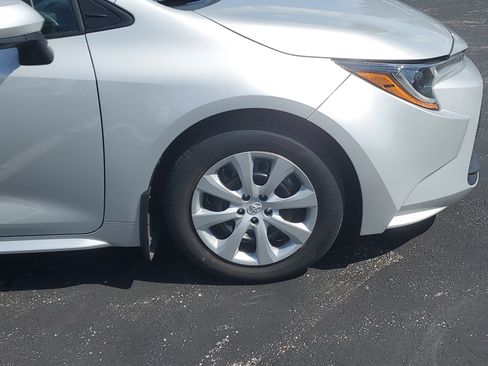 Used 2024 Toyota Corolla LE FWD image 5
