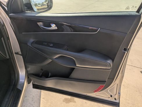 Used 2018 Kia Sorento L image 29
