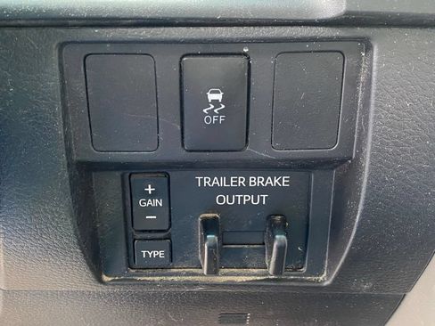 Used 2016 Toyota Tundra SR5 AWD/4WD image 25