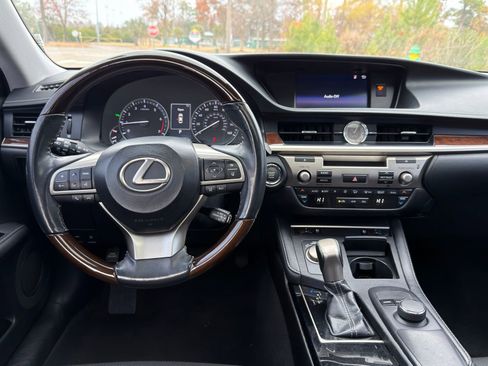 Used 2018 Lexus ES 350 image 3