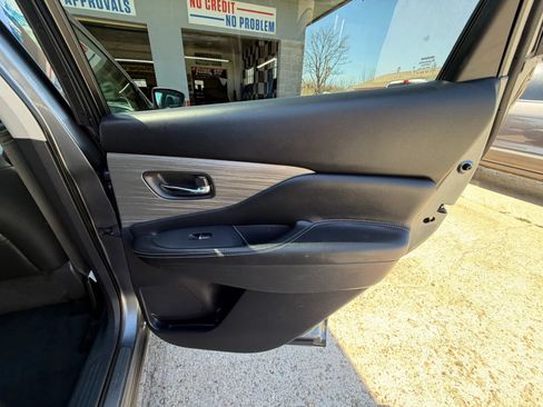 Used 2017 Nissan Murano Platinum w/ Platinum Technology Package FWD image 20