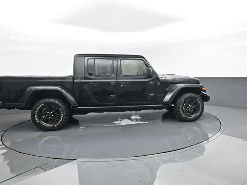 Used 2024 Jeep Gladiator Sport AWD/4WD image 4