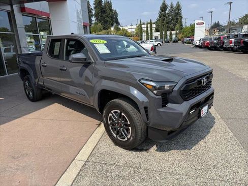 Certified 2025 Toyota Tacoma TRD Sport AWD/4WD image 10