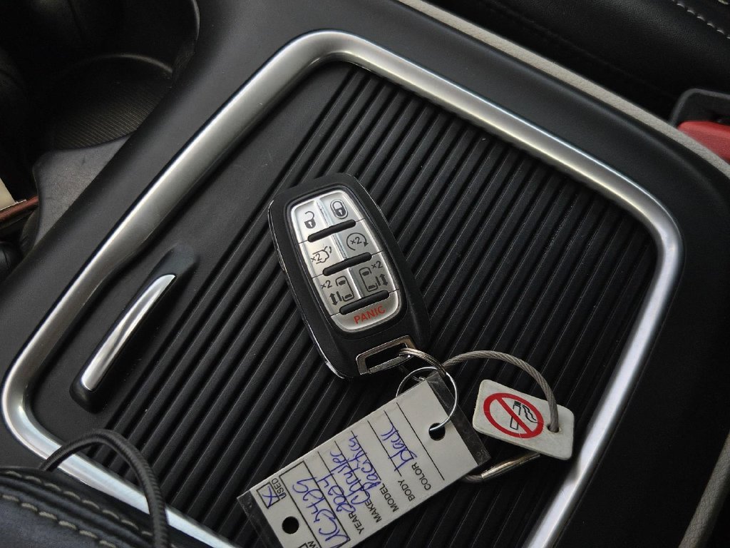 Used 2024 Chrysler Pacifica Touring-L FWD image 31