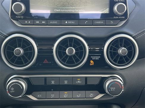 Certified 2025 Nissan Sentra SV image 7