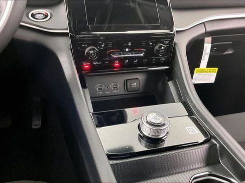 New 2026 Jeep Grand Cherokee Laredo image 7