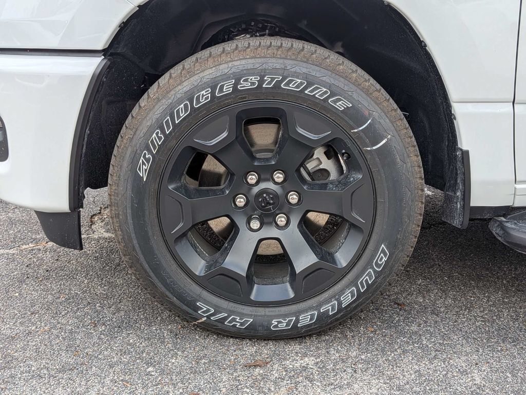 New 2026 RAM 1500 Express AWD/4WD image 12